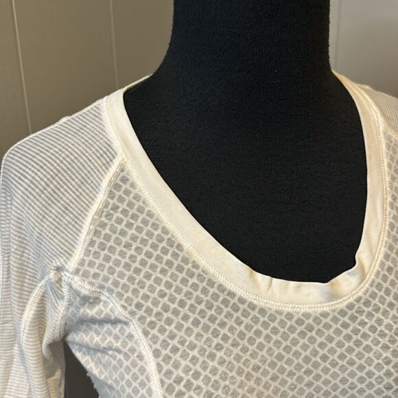 Lululemon white blocked stripes/diamond/solid patterns short sleeve tee. - Picture 2 of 5